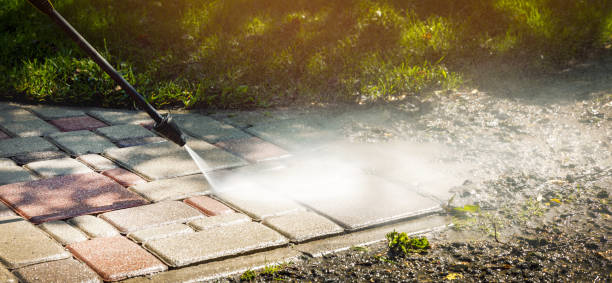 Best Sidewalk and Walkway Cleaning  in Temesl Valley, CA